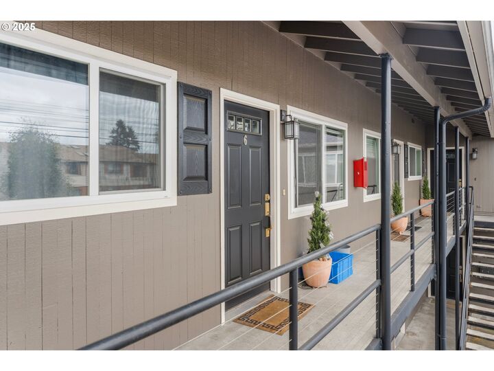 5931 SE Milwaukie Ave #6  Portland OR 97202 photo