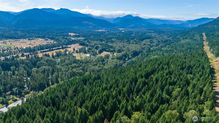 Property Photo:  2140  Heron Drive  WA 98922 