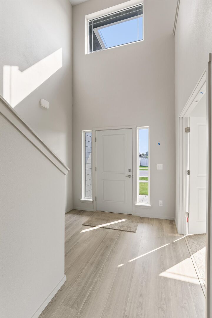 Property Photo: 505 N Arc Ct WA 99016
