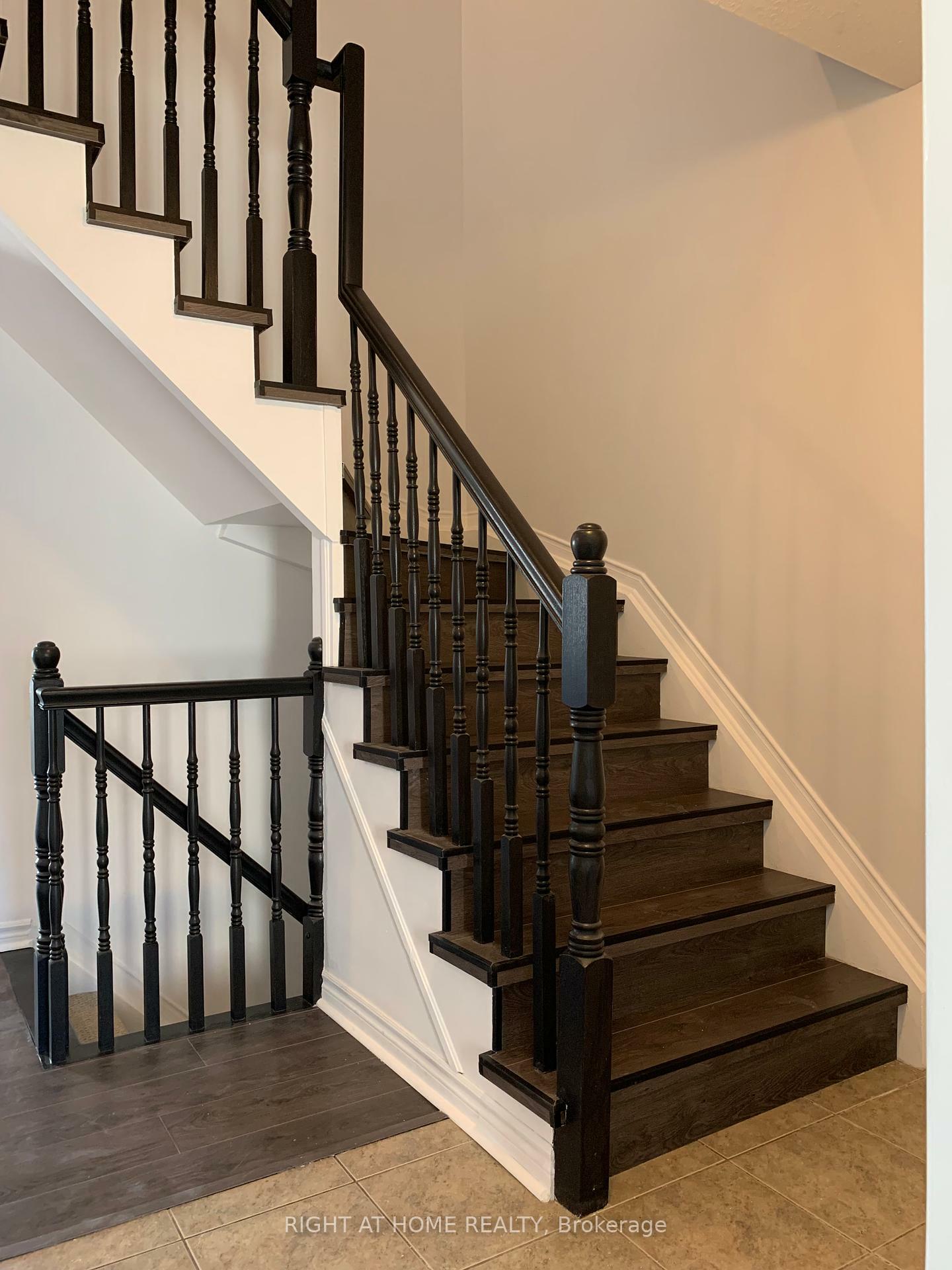 Property Photo: 96 Chesapeake Crescent ON K2J 0L3
