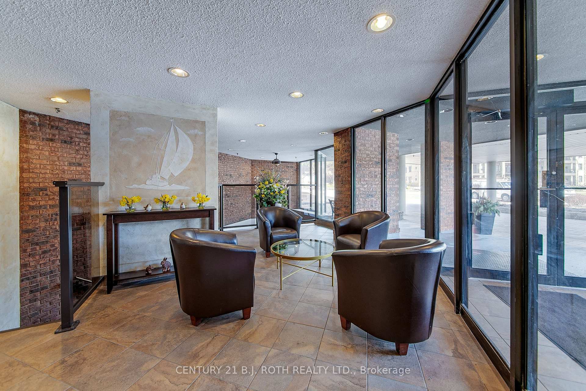 Photo de la propriété: 181 Collier Street 301 ON L4M 5L6