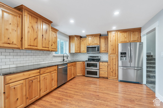 Property Photo: 975 N 200 E UT 84043