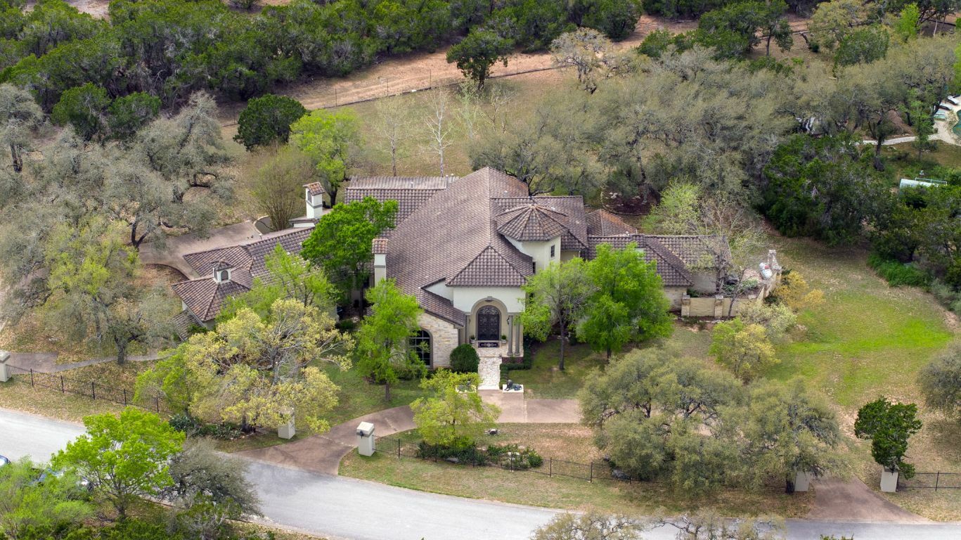 Property Photo: 8611 Young Lane TX 78737