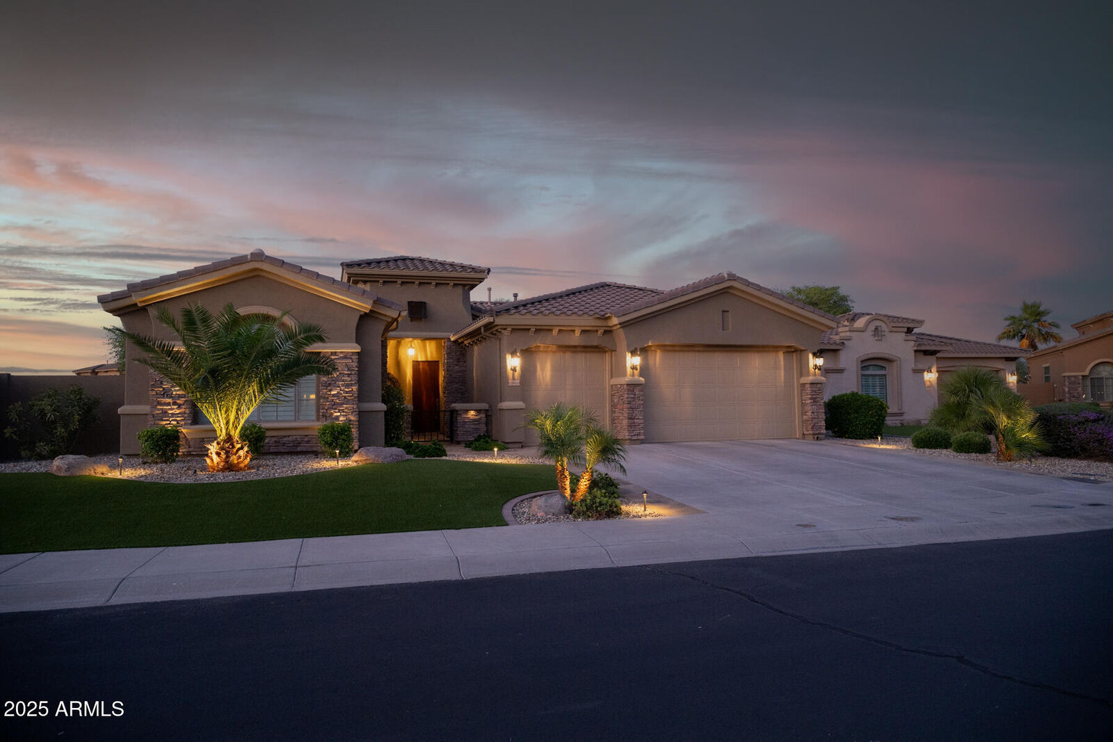 Property Photo:  15664 W Vernon Avenue  AZ 85395 