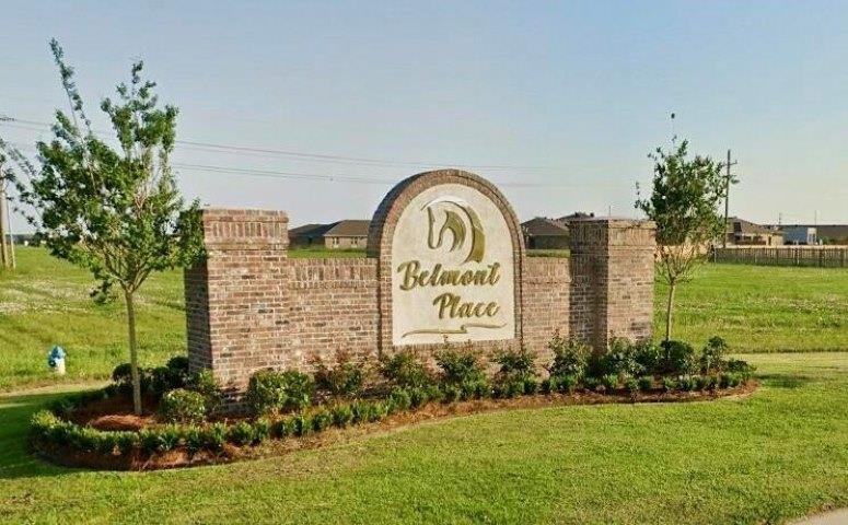 Property Photo: 450 Independence Drive LA 70360
