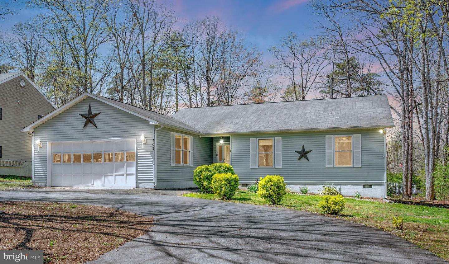 Property Photo: 202 Yorktown Boulevard VA 22508