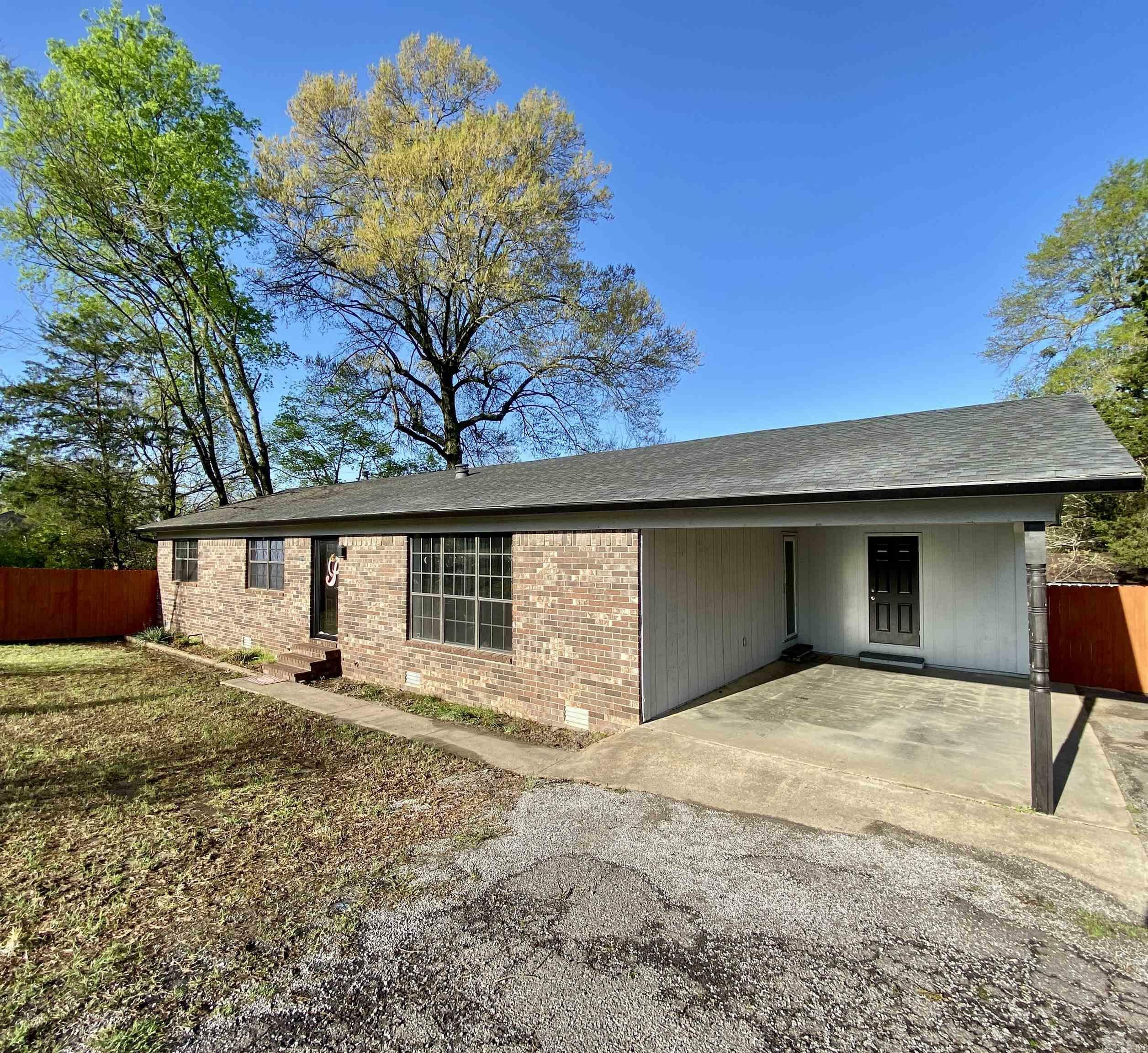 Property Photo: 209 N Ray Road AR 72830