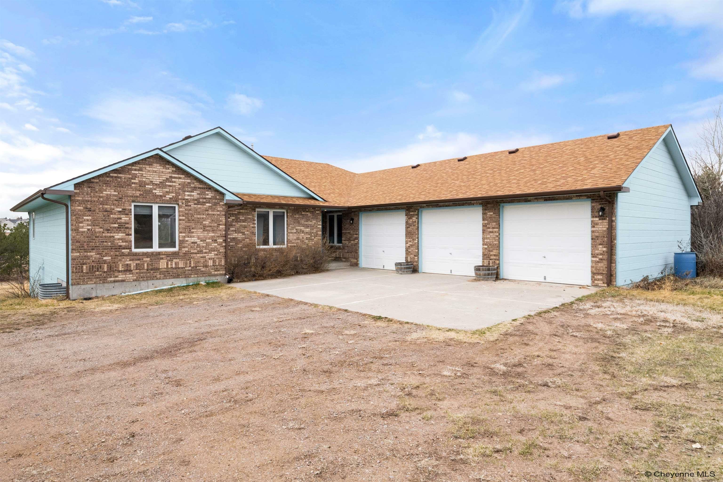 Property Photo: 1423 Deerbrooke Trl WY 82009