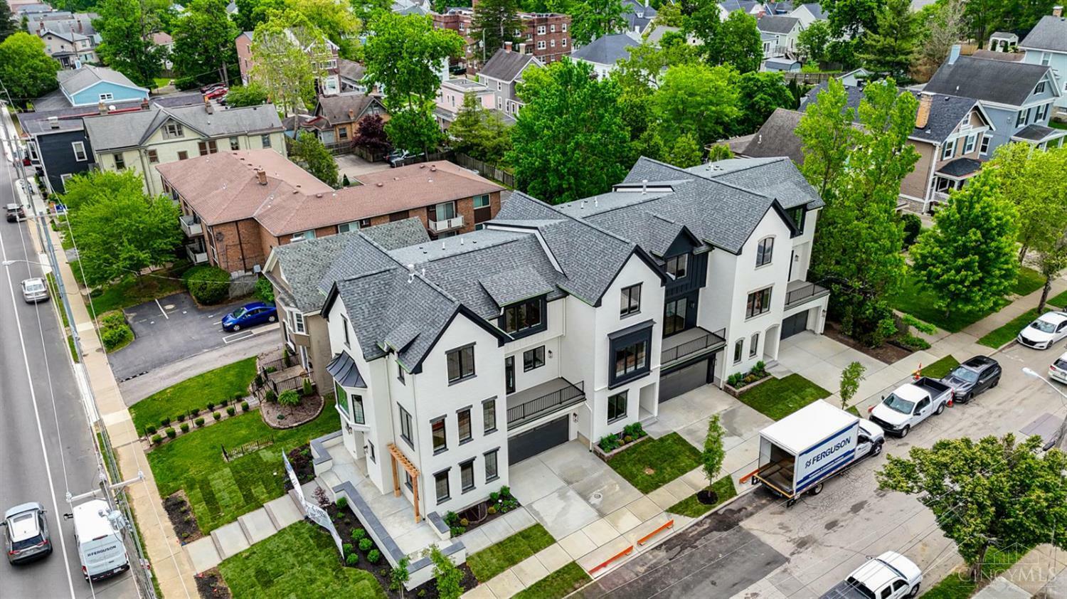 Property Photo: 2739 Observatory Avenue OH 45208