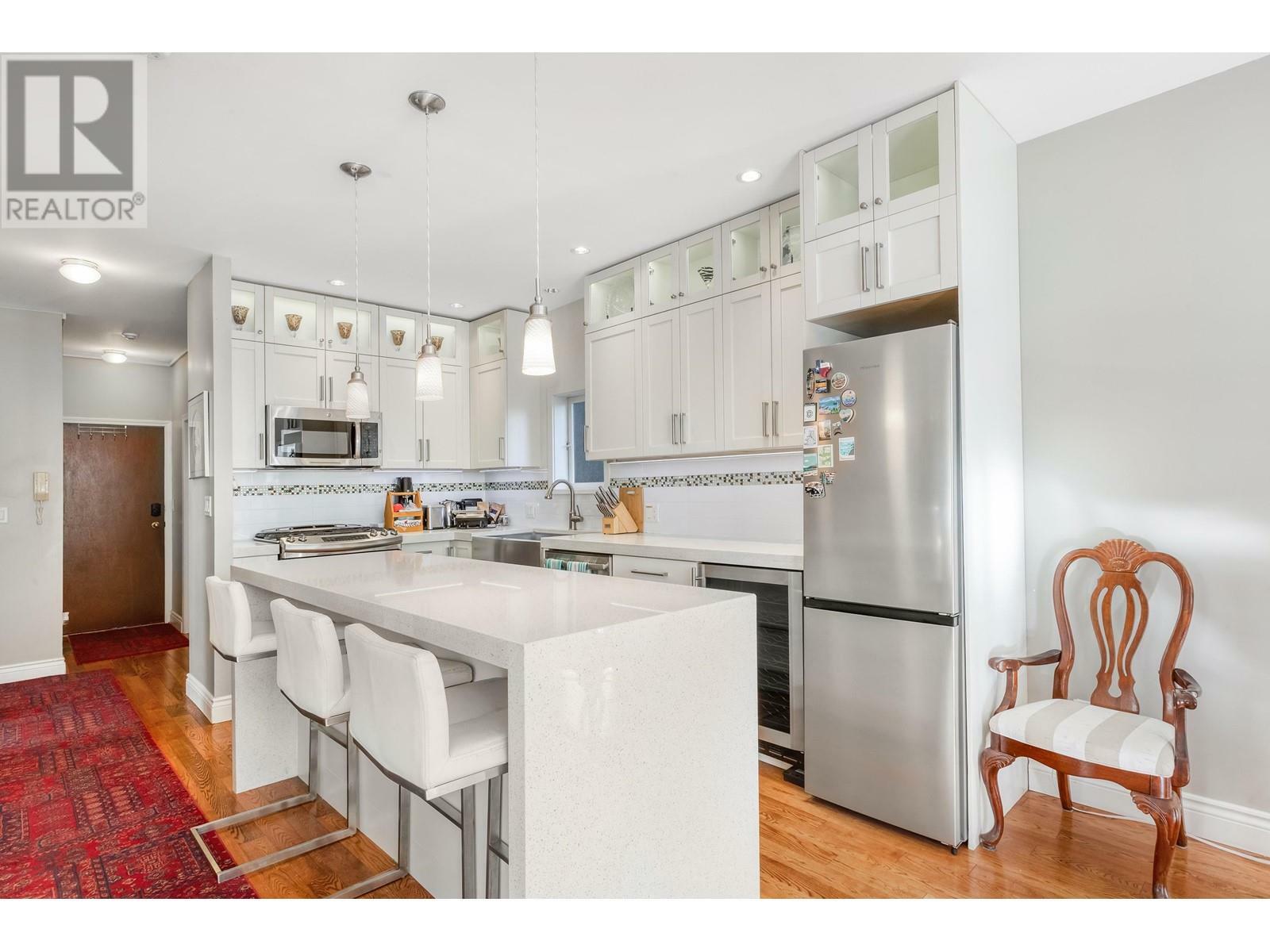 Property Photo: 2814 West 3rd Avenue BC V6K 1M7