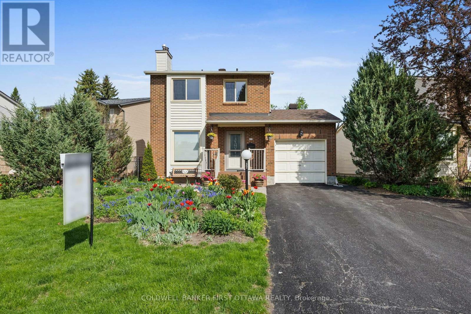 Property Photo: 37 Homestead Street ON K2E 7N9