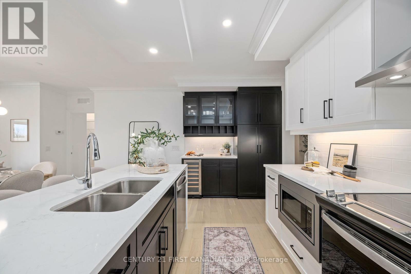 Property Photo: 480 Callaway Road 409 ON N6G 0Z3