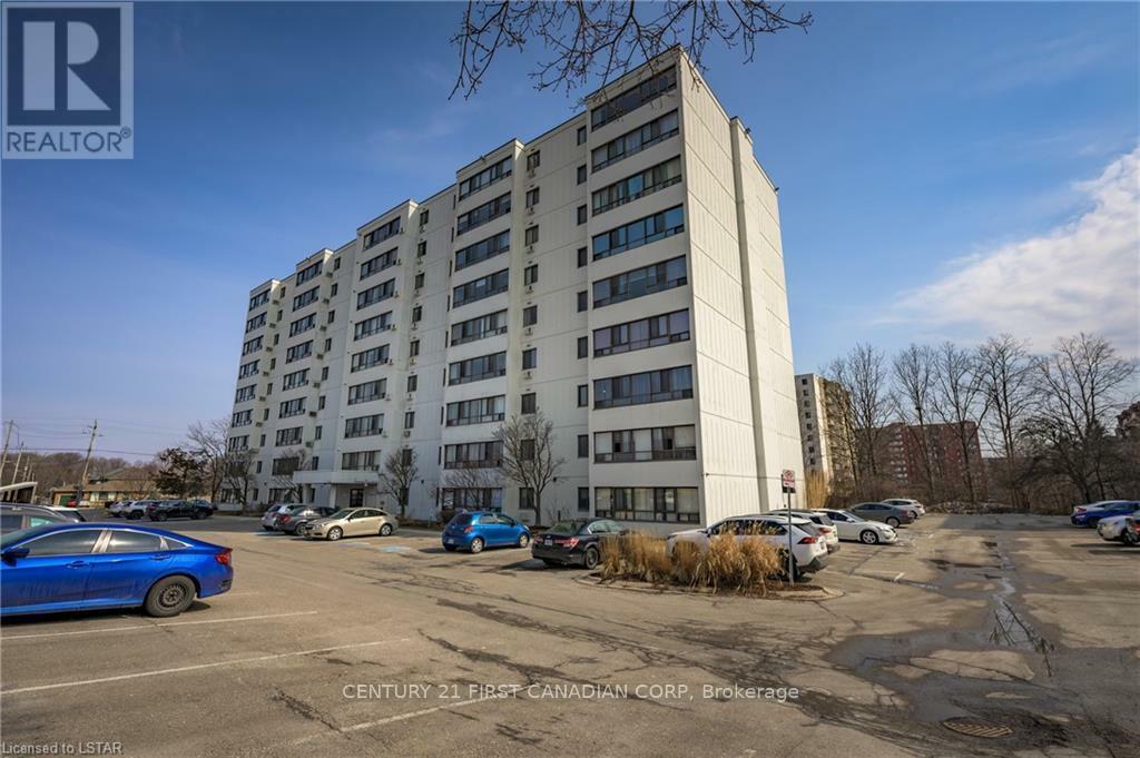 Property Photo: 135 Baseline Road West 402 ON N6J 4W4