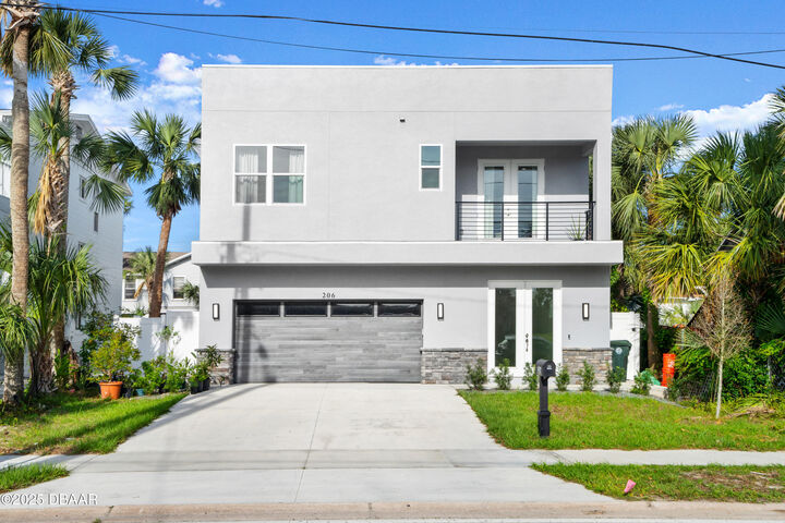 206 N Halifax Avenue  Daytona Beach FL 32118 photo