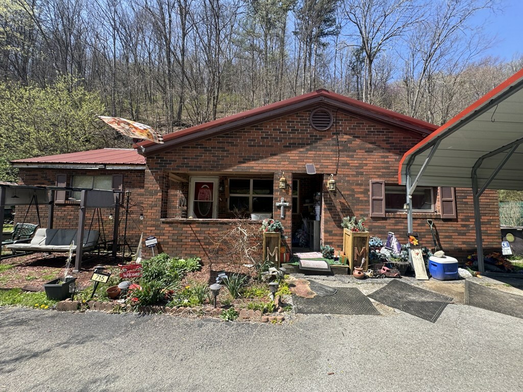 Property Photo: 715 Burning Fork KY 41501