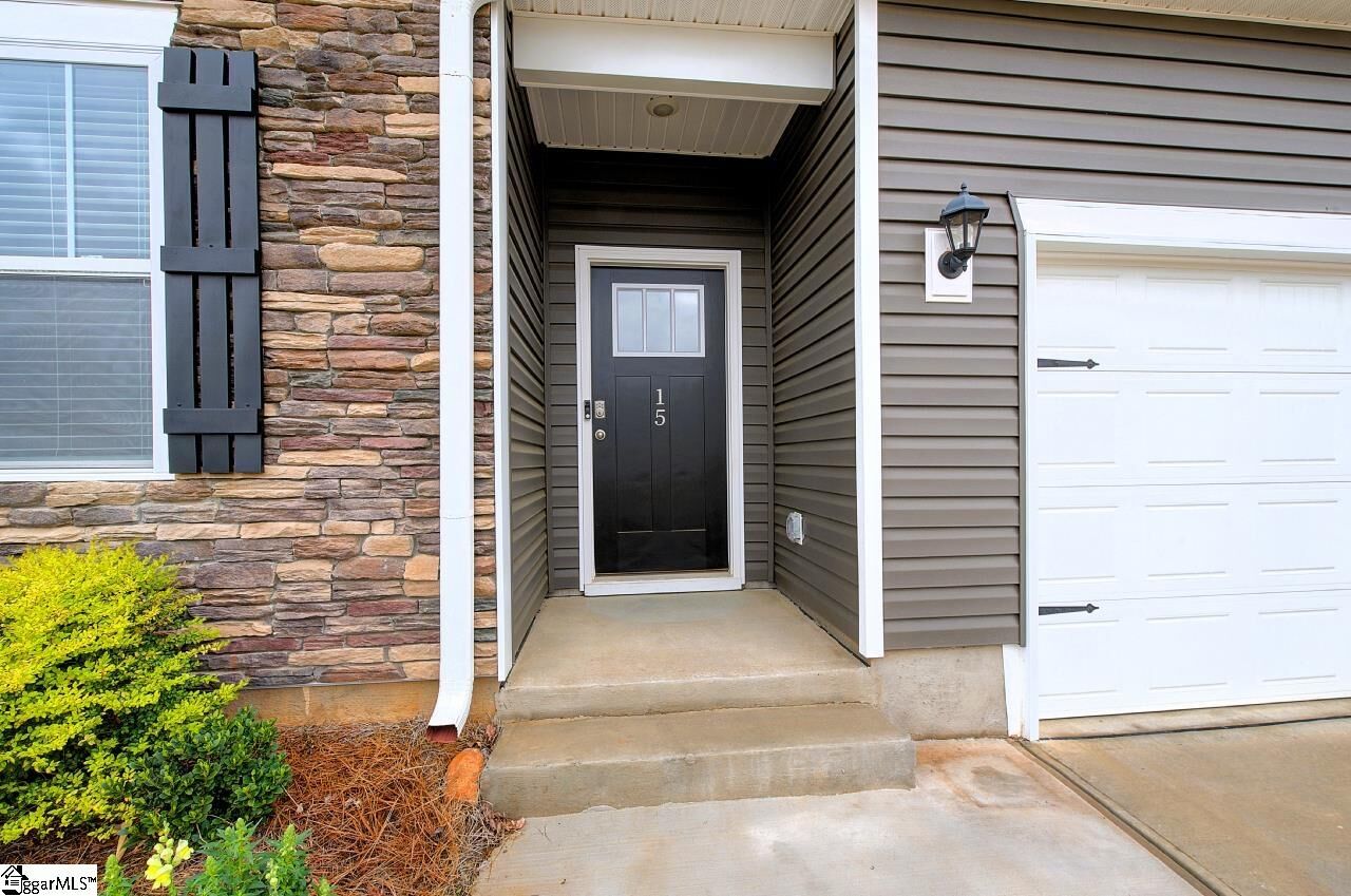 Property Photo: 15 Dovetuck Road SC 29651