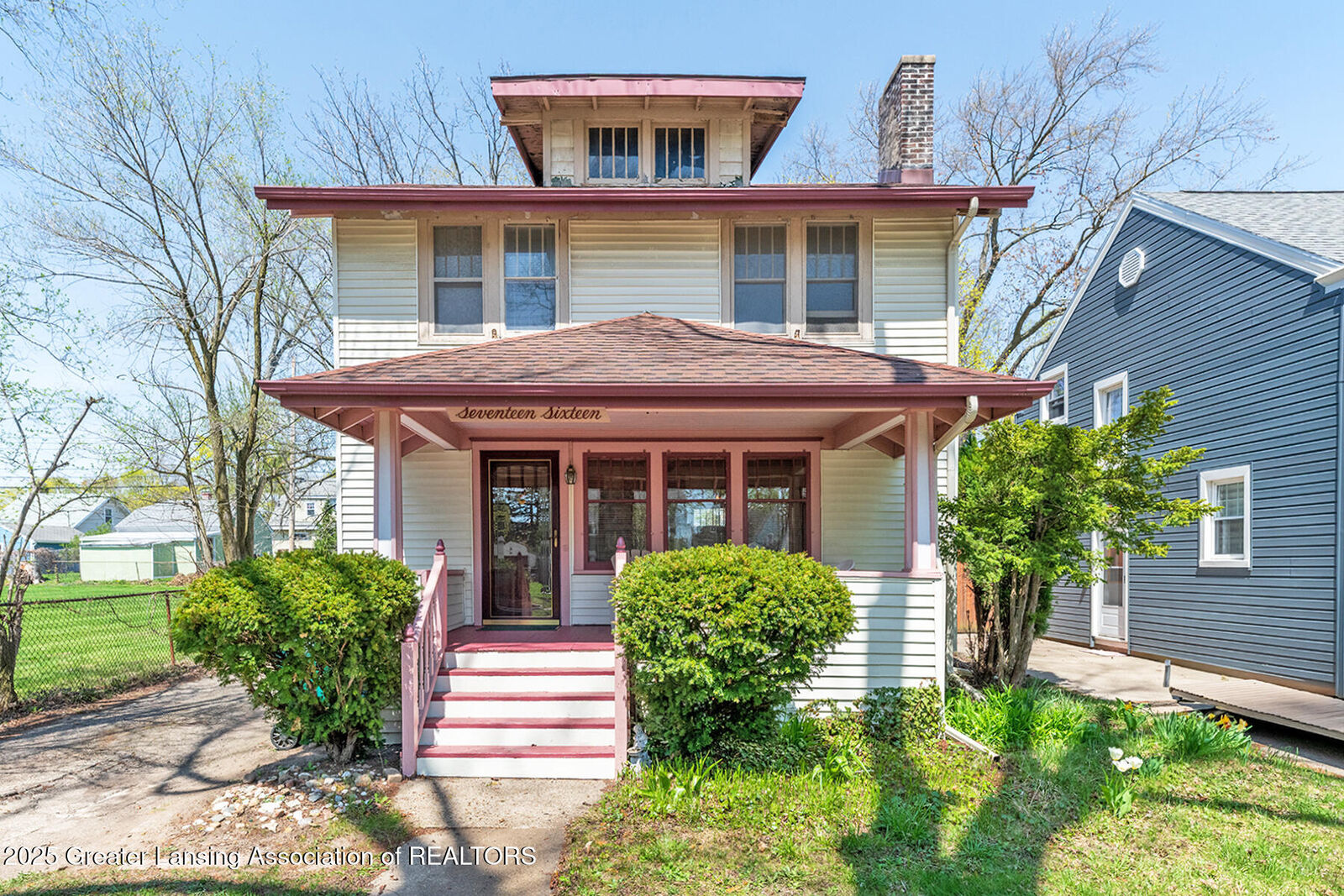 Property Photo: 1716 W Shiawassee Street MI 48915