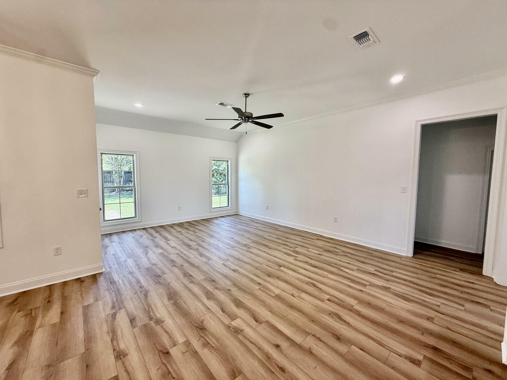 Property Photo: 66 Lakeland Cir. MS 39465