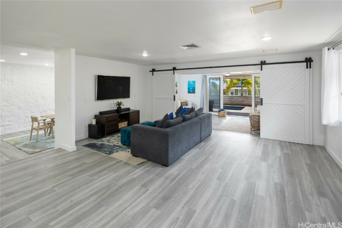Property Photo: 1490 Ala Leleu Street HI 96818