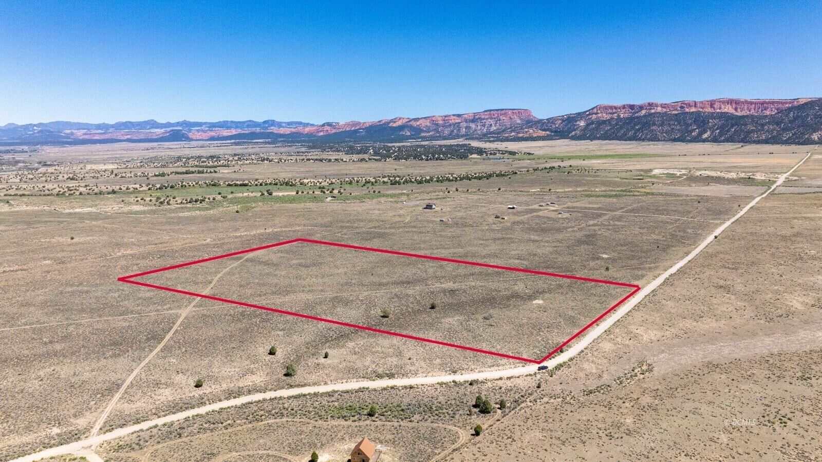 Property Photo:  1 E Bench Rd  UT 84735