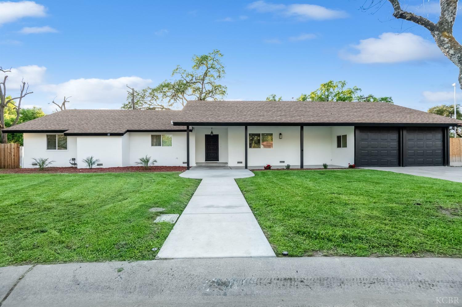 Property Photo: 2905 S Encina Street CA 93277