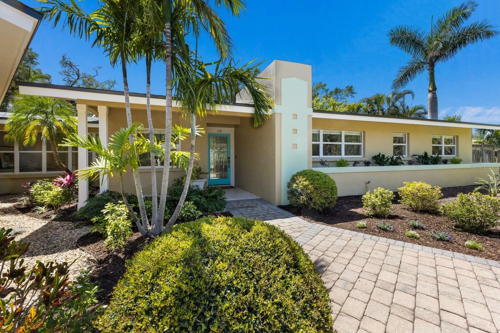 Property Photo: 734 Indian Beach Circle FL 34234