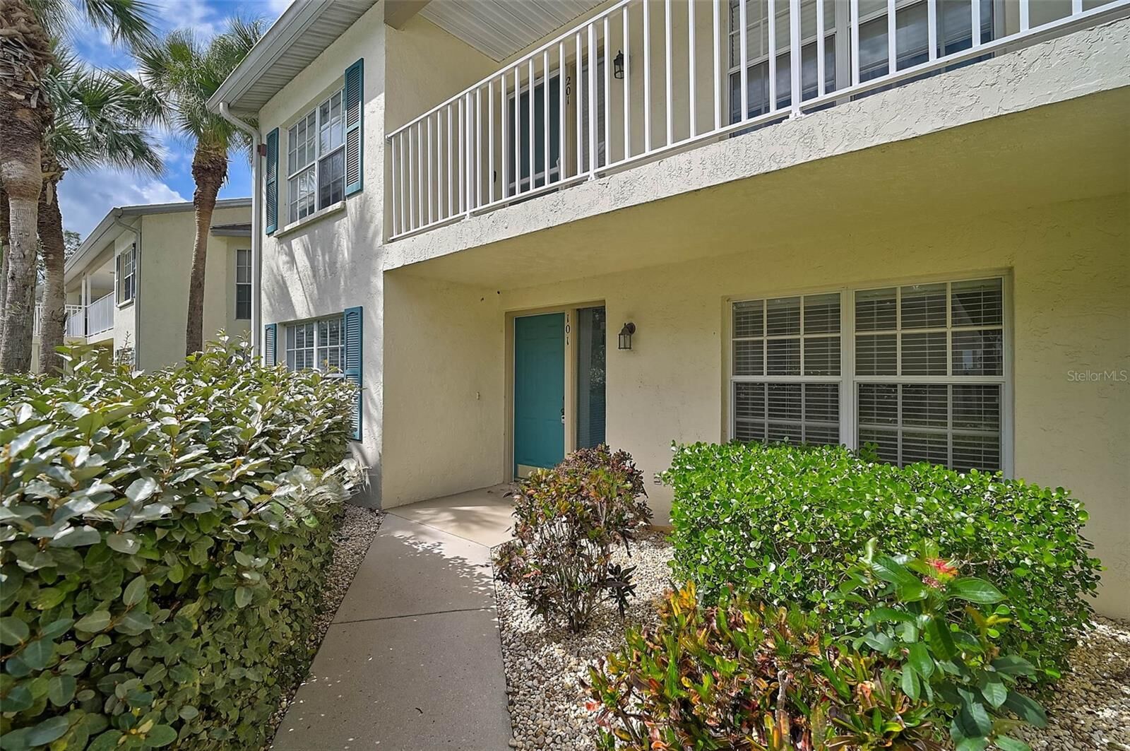 Property Photo:  208 Silver Lake Drive 101  FL 34292 