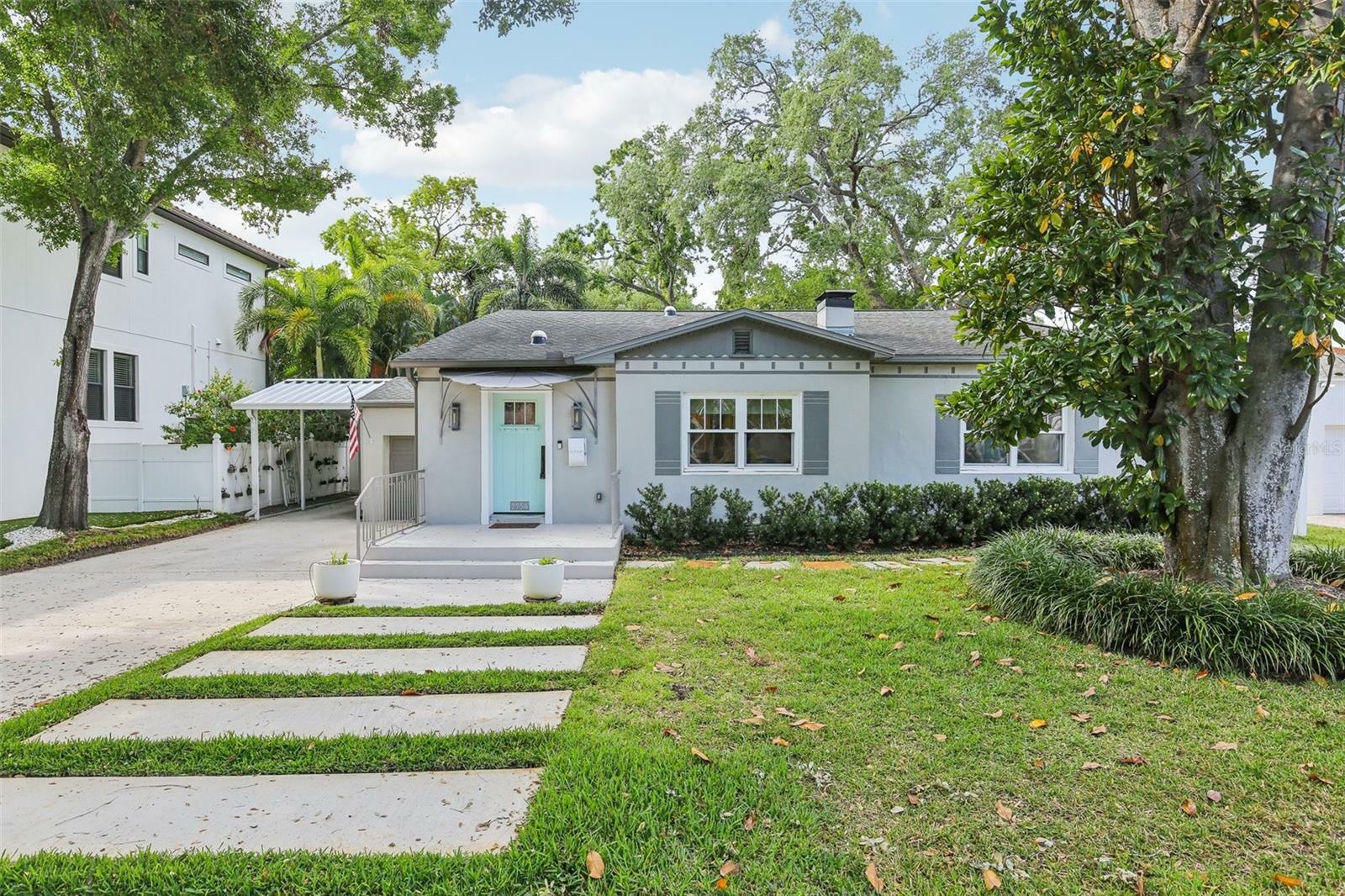 Property Photo: 2934 W Coachman Avenue FL 33611