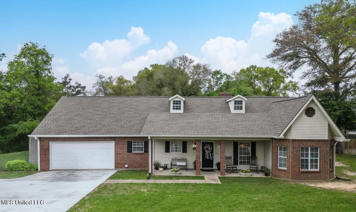 Property Photo: 2421 Collins Boulevard MS 39507