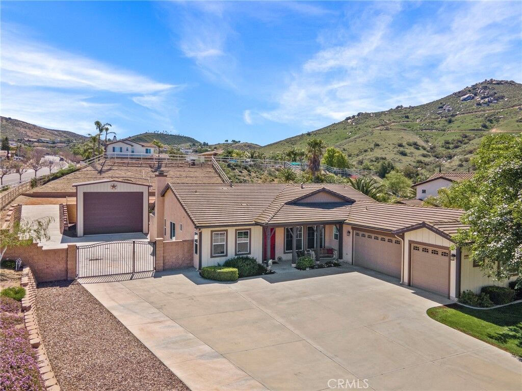 Property Photo: 3141 Cavaletti Lane CA 92860
