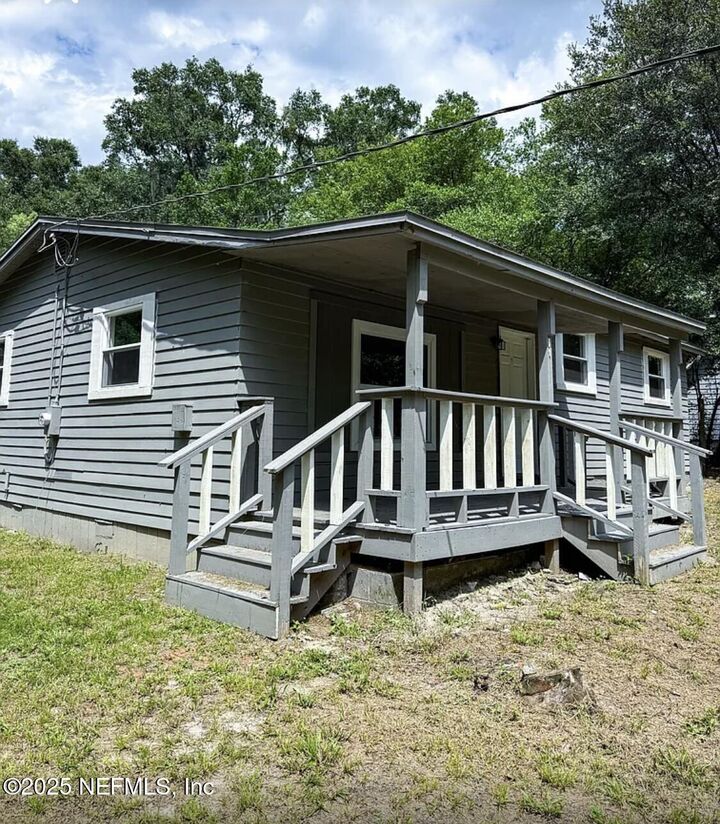 Property Photo: 2443 Pine Estates Road E FL 32218