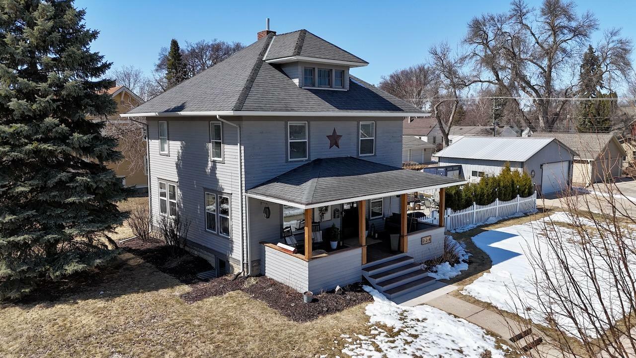 Property Photo: 724 S Calvin Street MN 56537