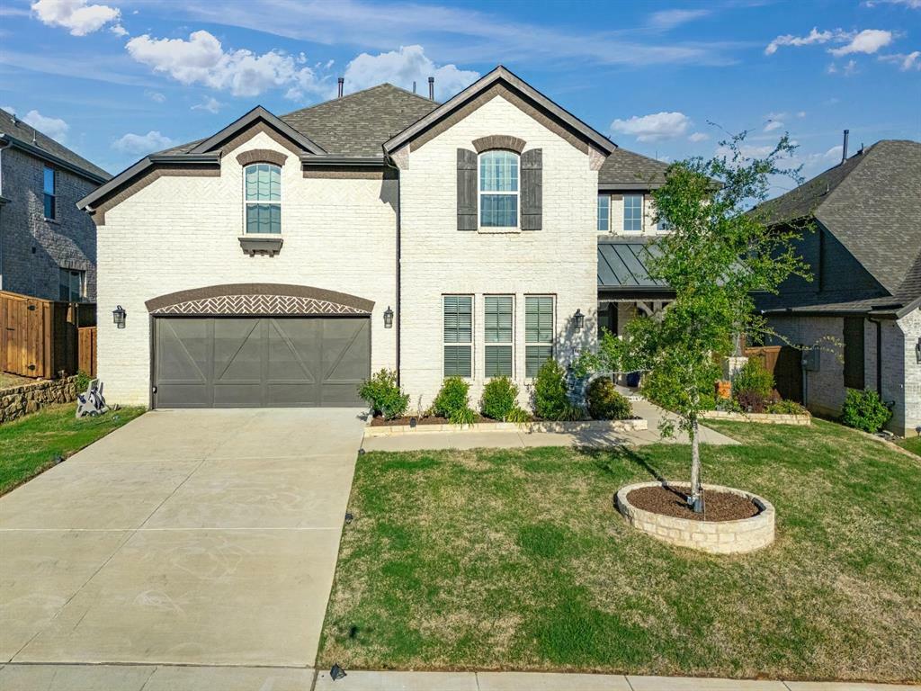 Property Photo: 1606 Evening Primrose Drive TX 76063