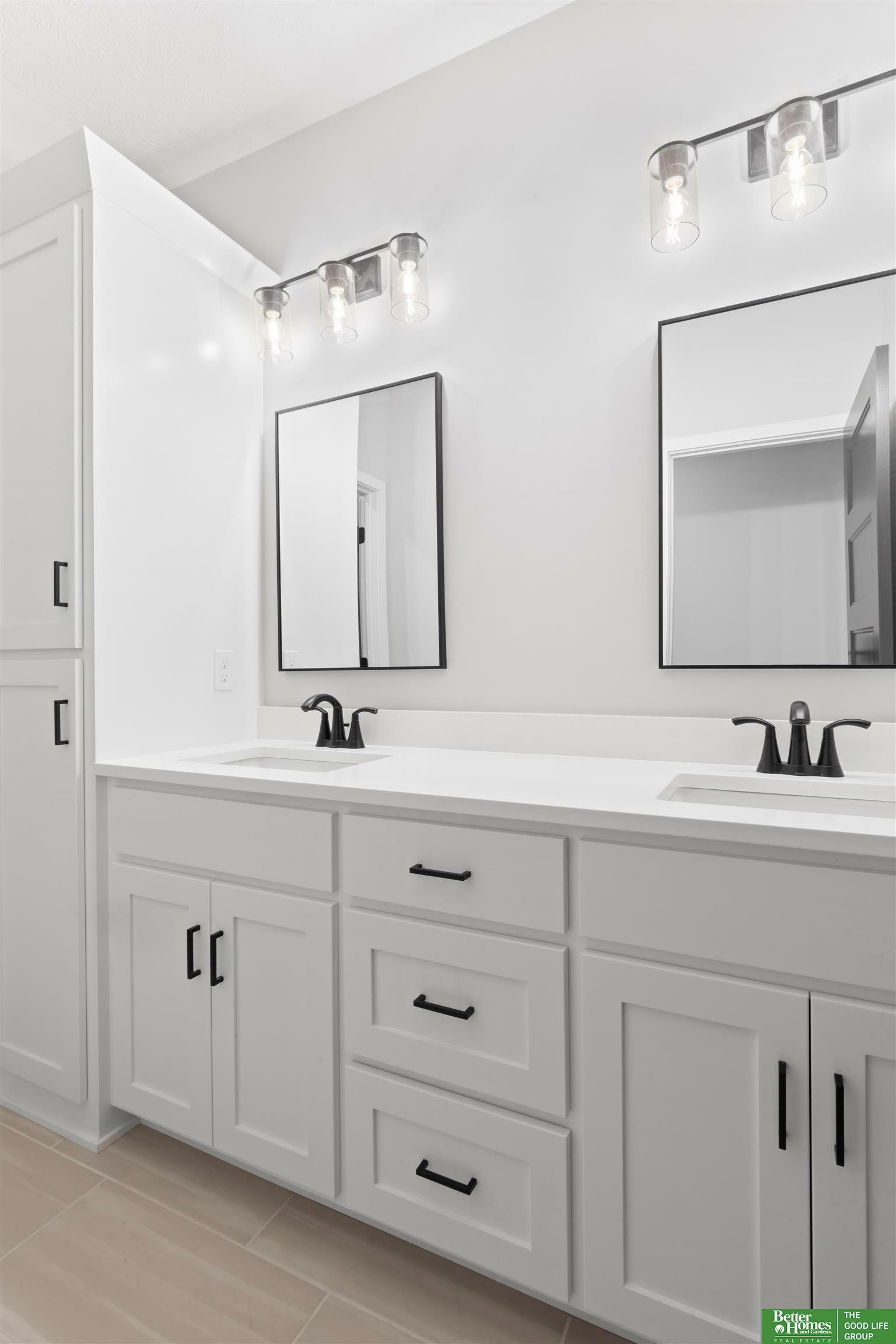 Property Photo: 5502 N 212th Street NE 68022