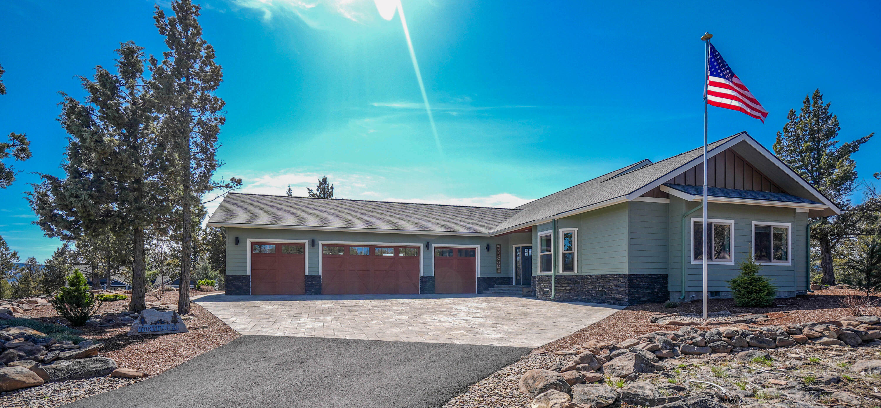 Property Photo:  9320 Pipit Court  OR 97601 