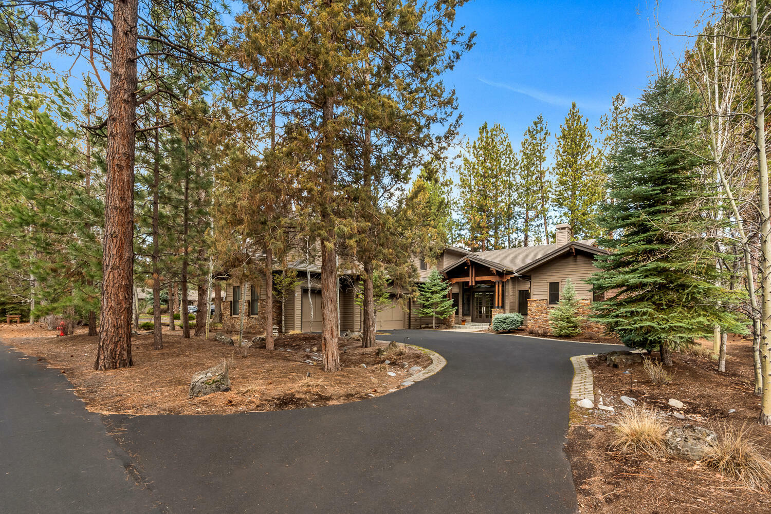 Property Photo: 61488 Tam McArthur Loop OR 97702