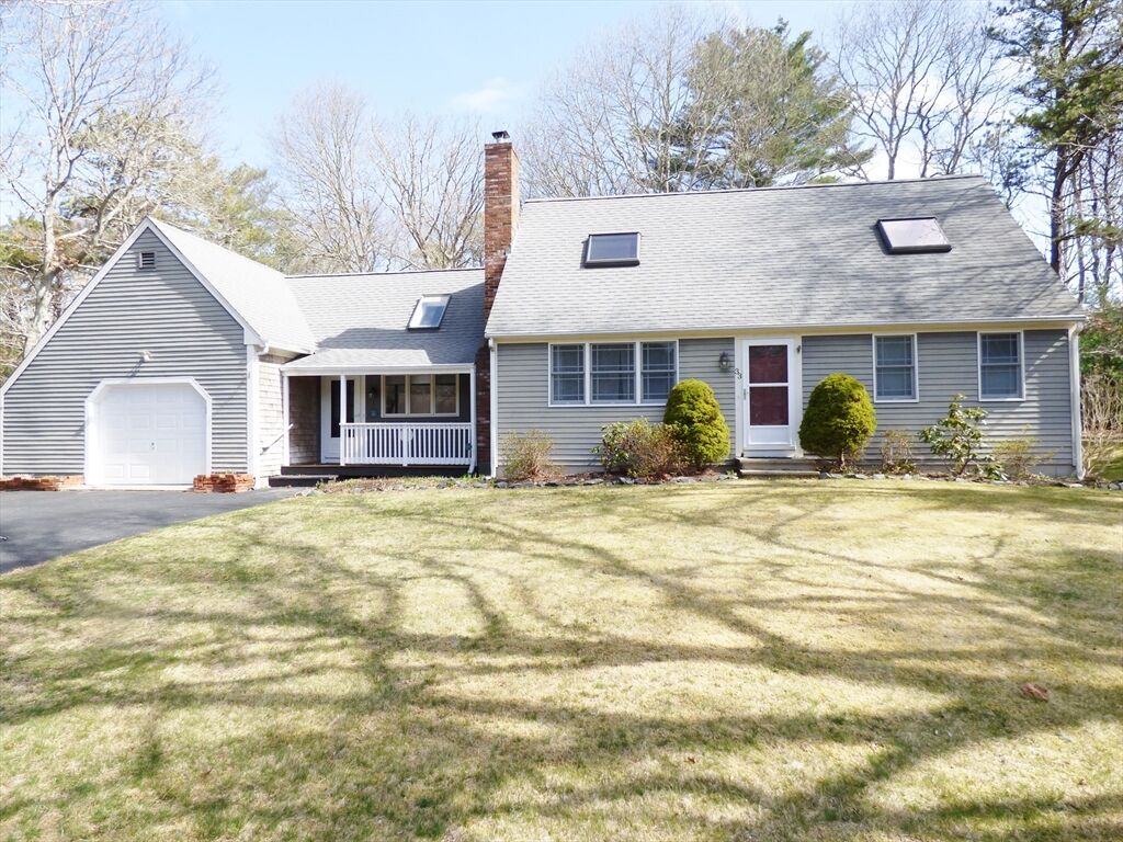 Property Photo:  33 Lakeview Dr  MA 02563 