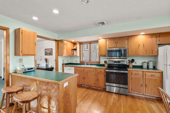 Property Photo:  189 Spring St  MA 01748 