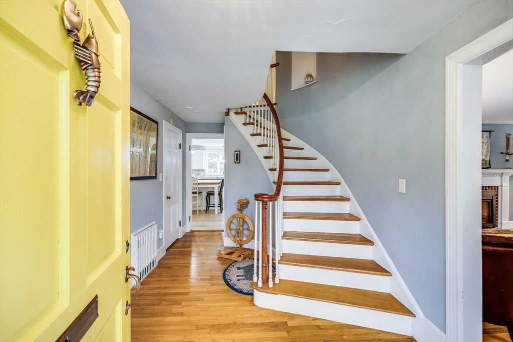 Property Photo: 211 Pleasant St MA 02664