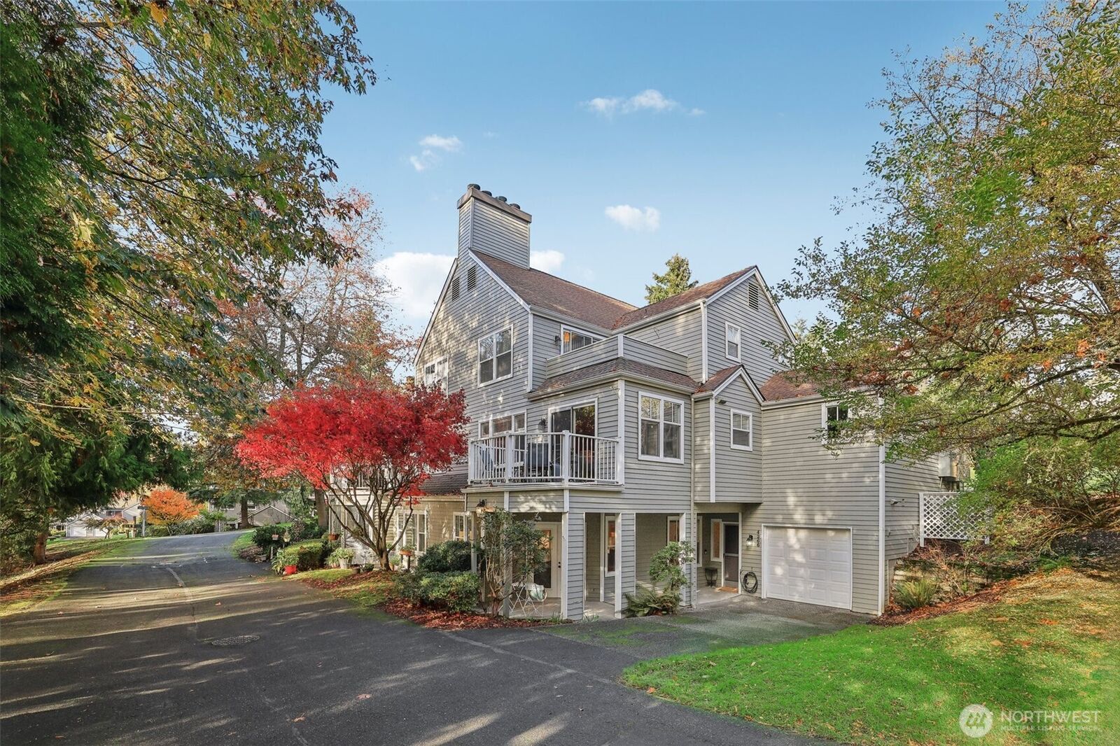 Property Photo:  4266  221st Court SE 1090  WA 98029 