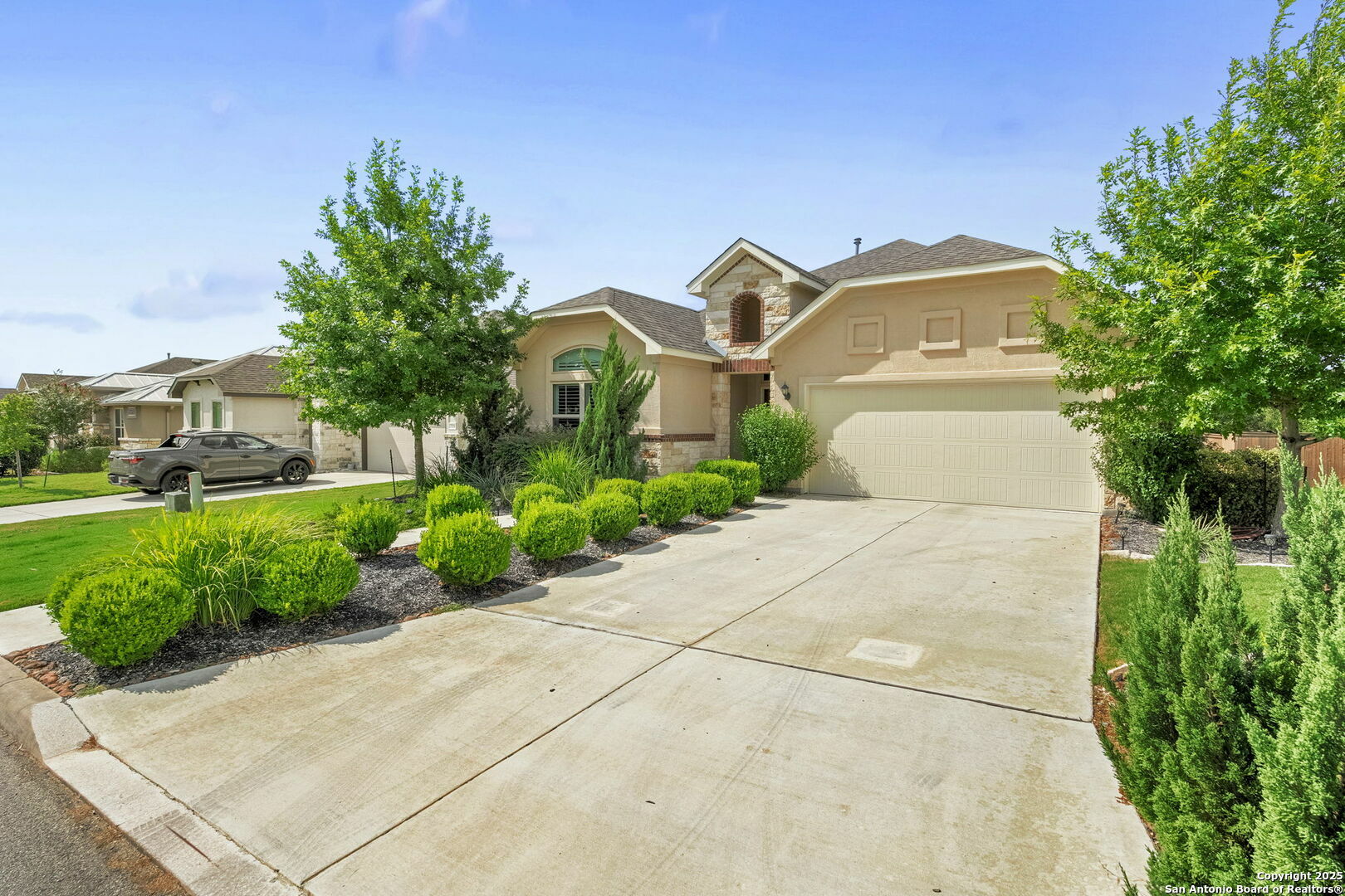 Property Photo: 3715 Brazos Bnd TX 78245