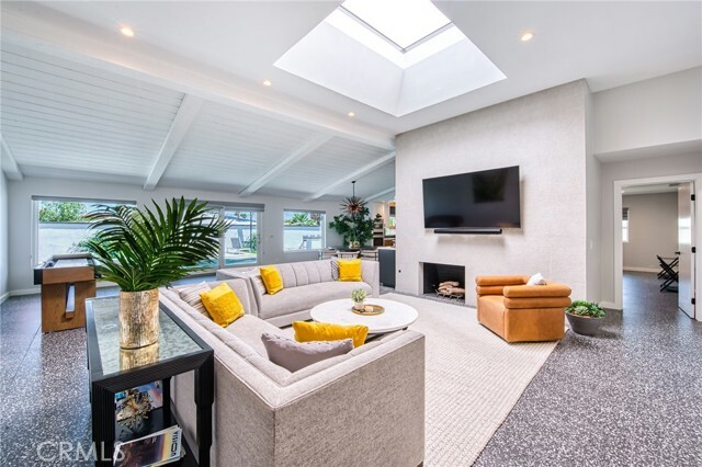 Property Photo: 76010 Fairway Drive CA 92210