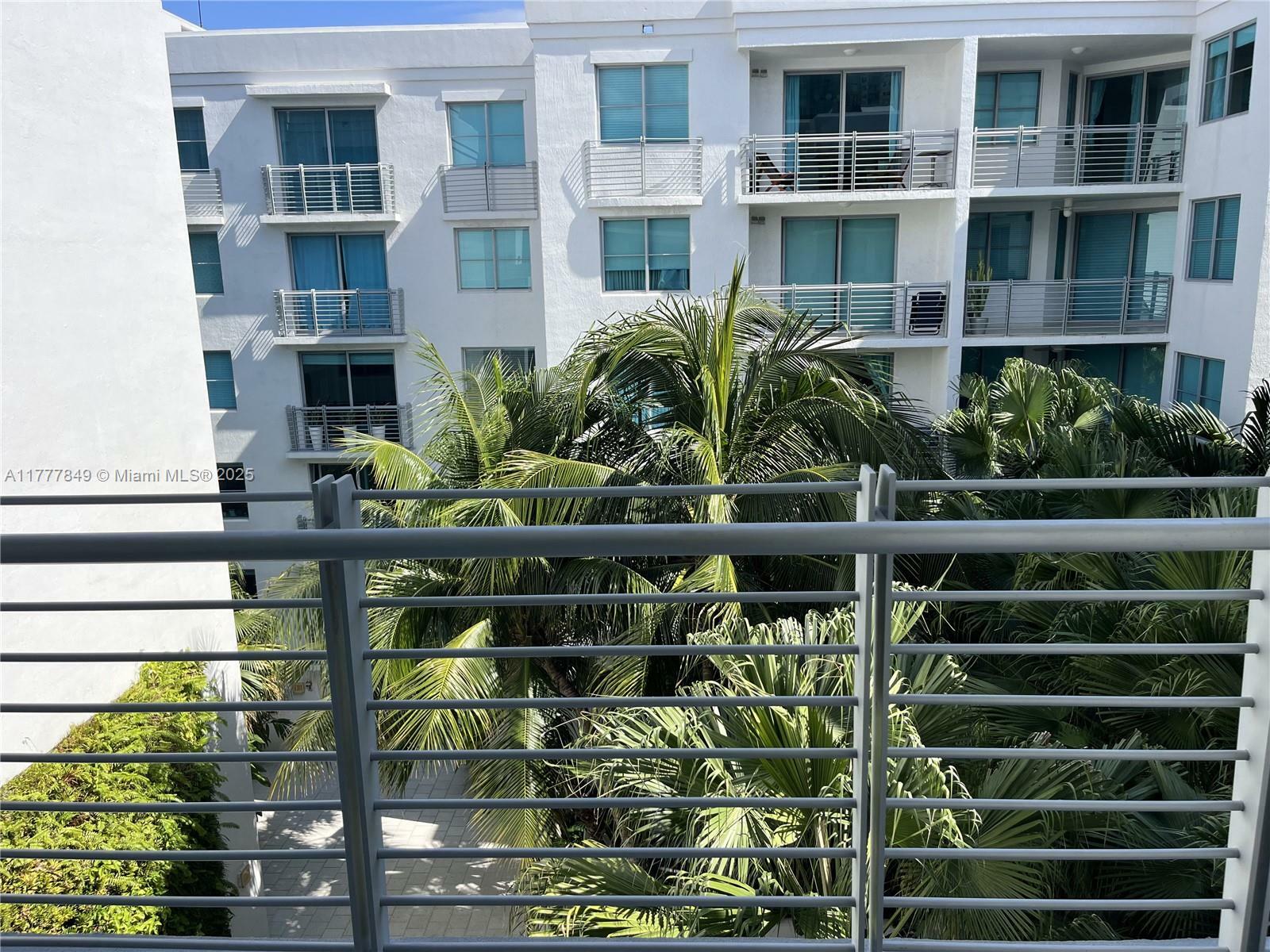 Property Photo: 110 Washington Ave 1718 FL 33139