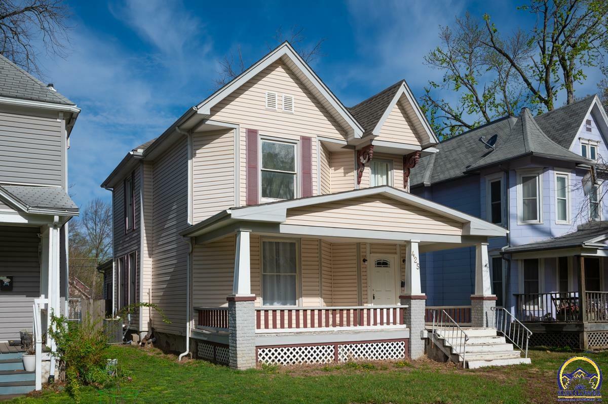 Property Photo: 425 SW Buchanan St KS 66606