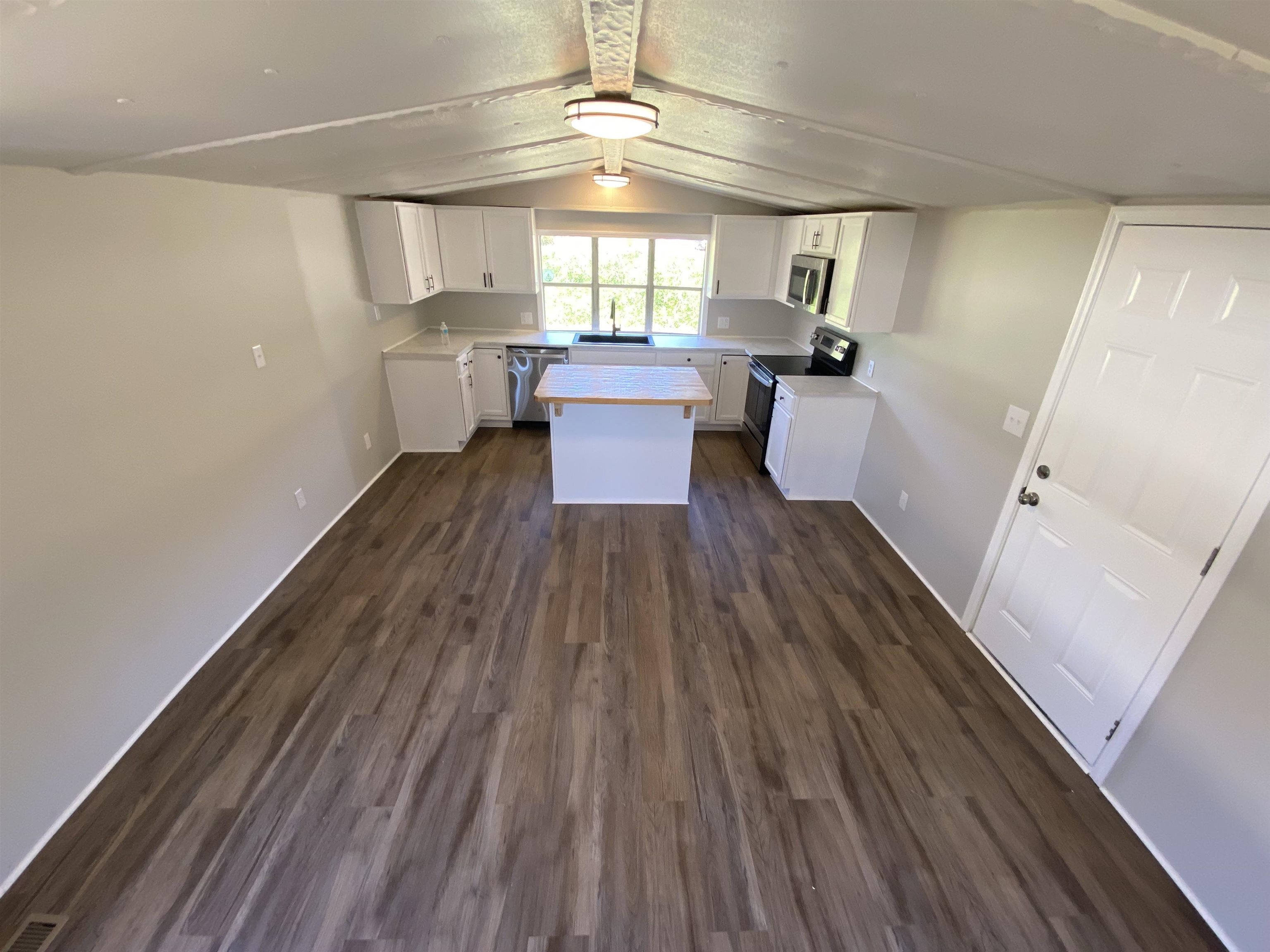 Property Photo:  305 Ferrari Drive  SC 29378 