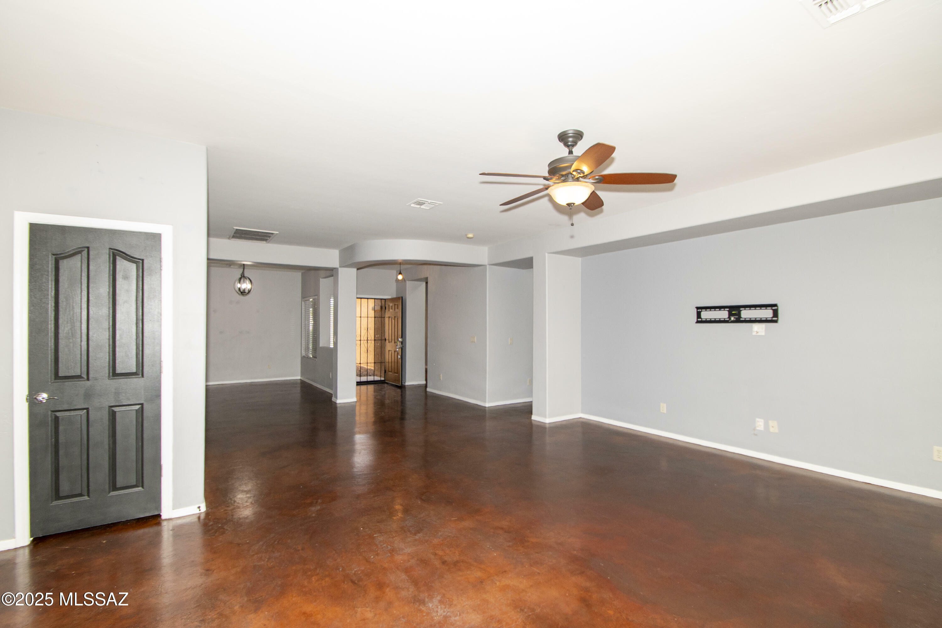 Property Photo: 1419 W Red Creek Drive AZ 85737
