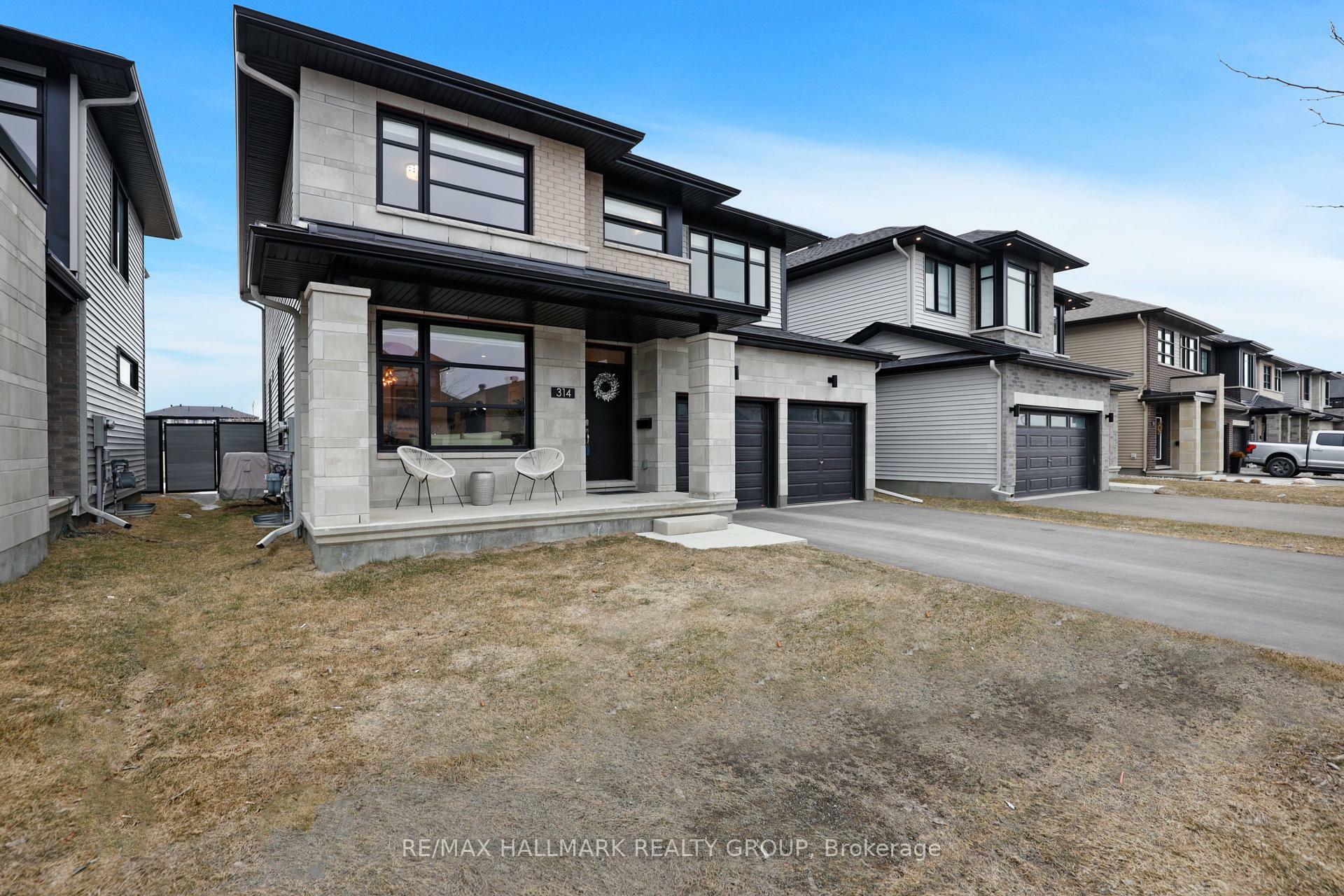 Property Photo: 314 Cornice Street ON K1W 0T8
