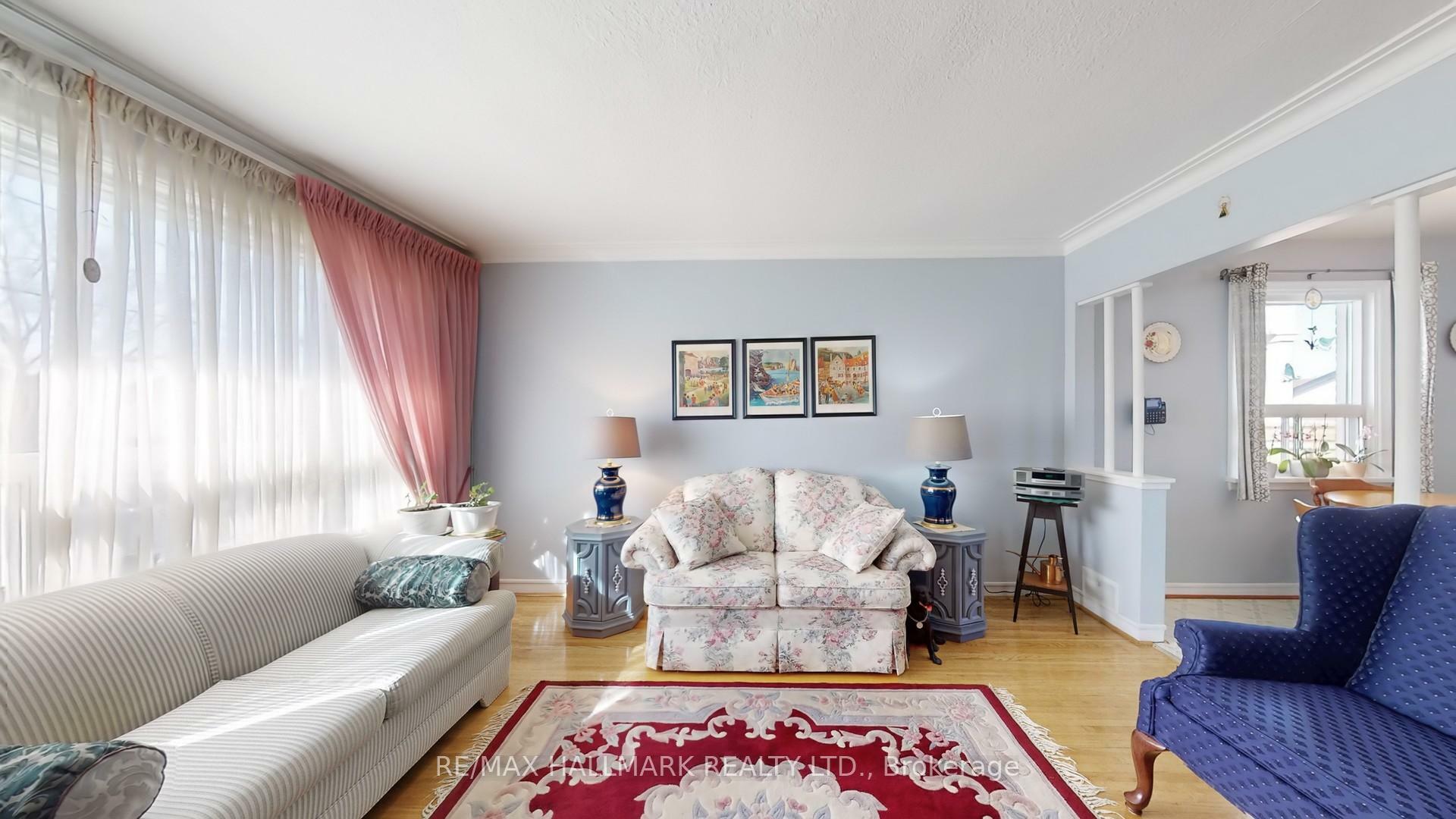 Property Photo: 108 Plewes Road ON M3K 1K9