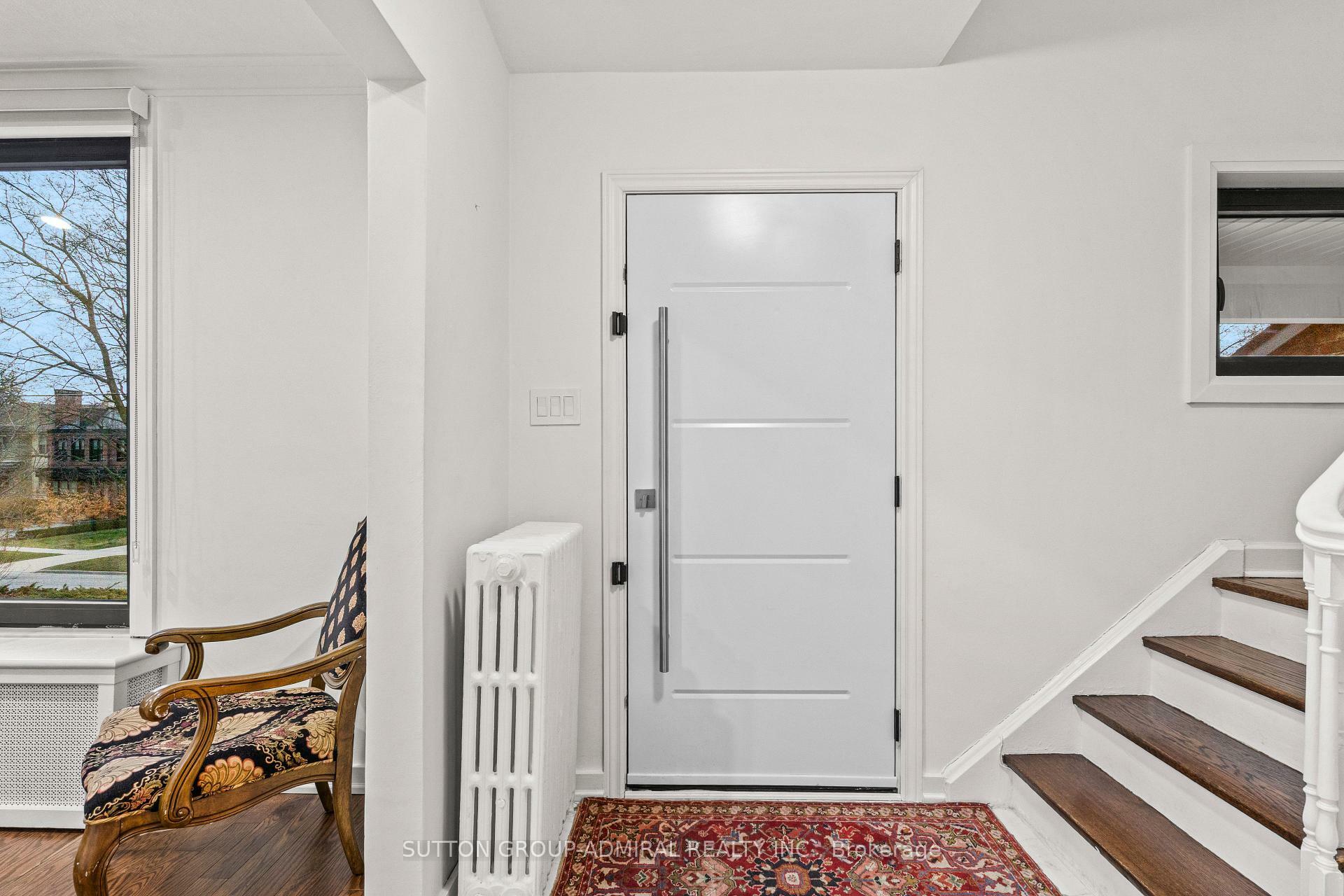 Property Photo: 298 Bessborough Drive ON M4G 3L1