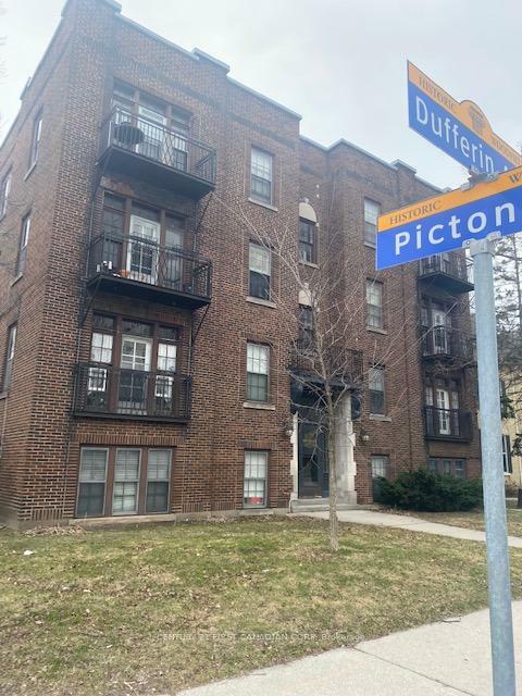 Property Photo: 295 Dufferin Avenue ON N6B 1Z1